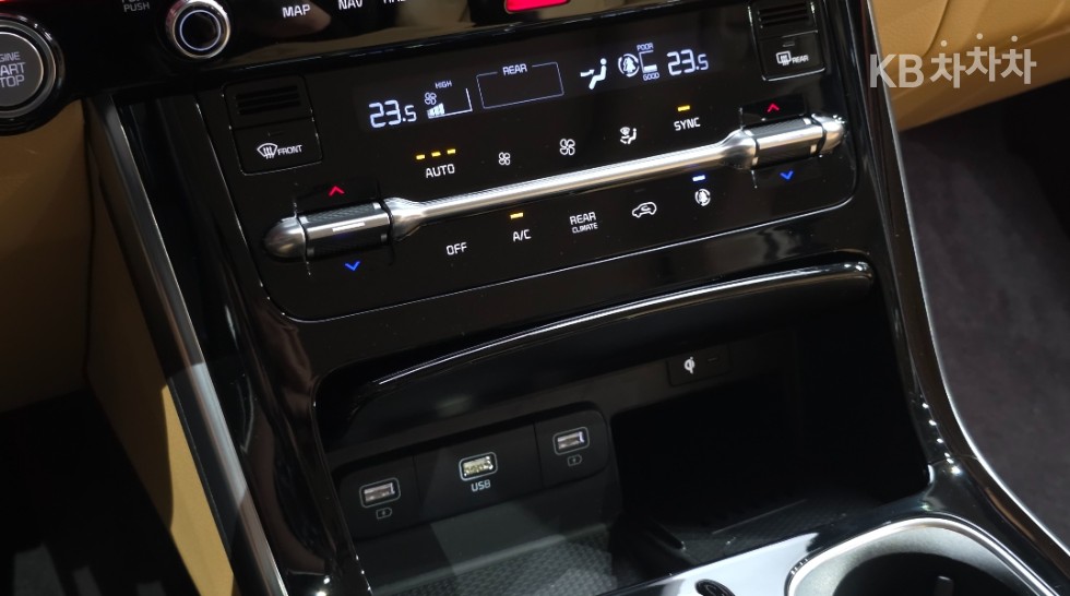 Kia Carnival — miniaturë 24
