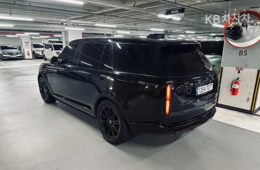 Land Rover Range Rover — miniaturë 3