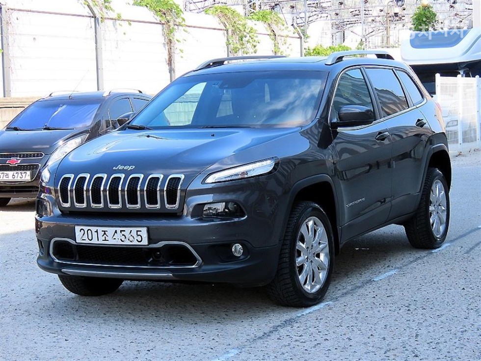 Jeep Cherokee — miniaturë 2