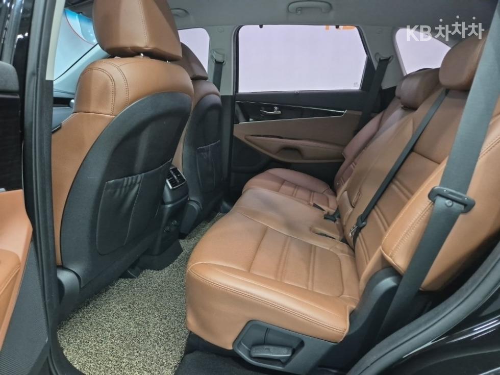 Kia Sorento — miniaturë 12