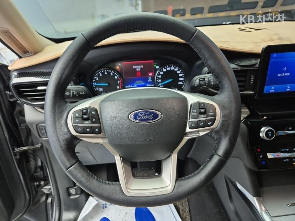 Ford Explorer — miniaturë 9