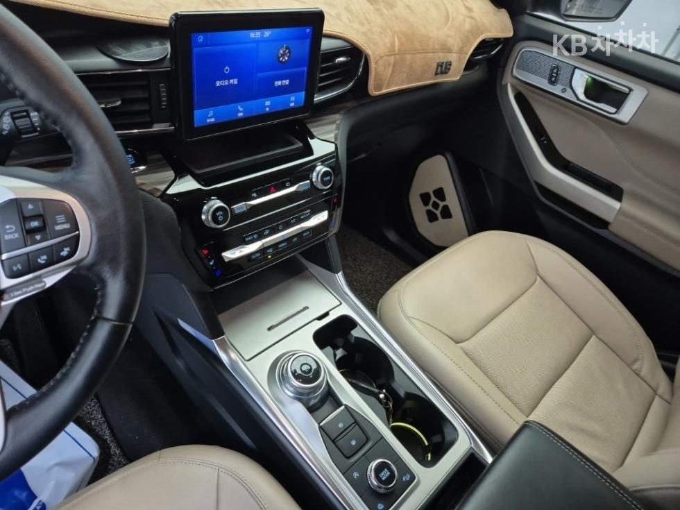Ford Explorer — miniaturë 10