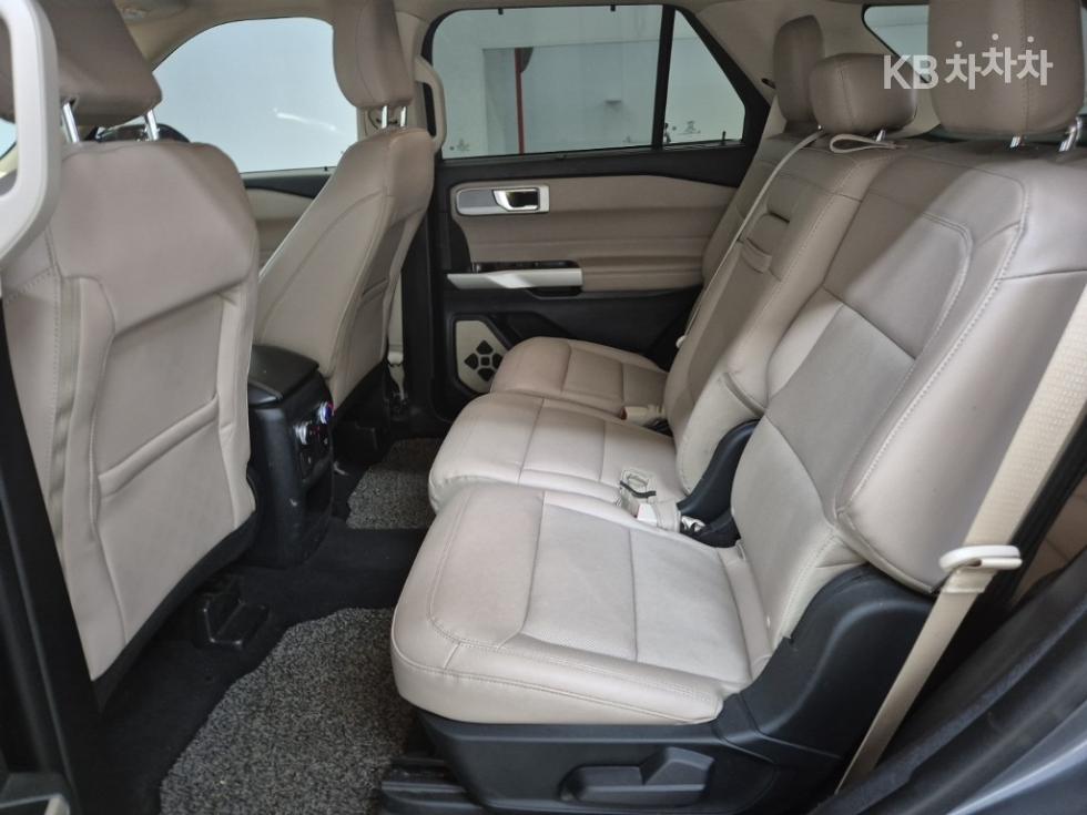 Ford Explorer — miniaturë 12