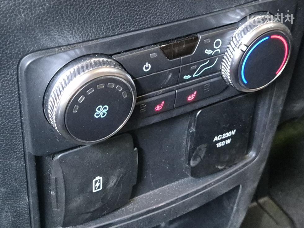 Ford Explorer — miniaturë 19