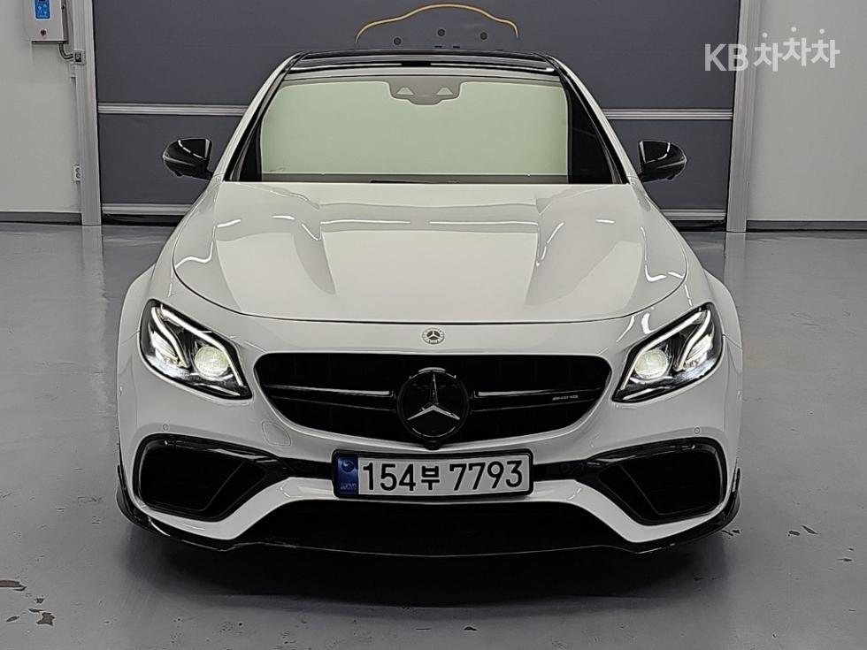 2019 Mercedes-Benz E photo