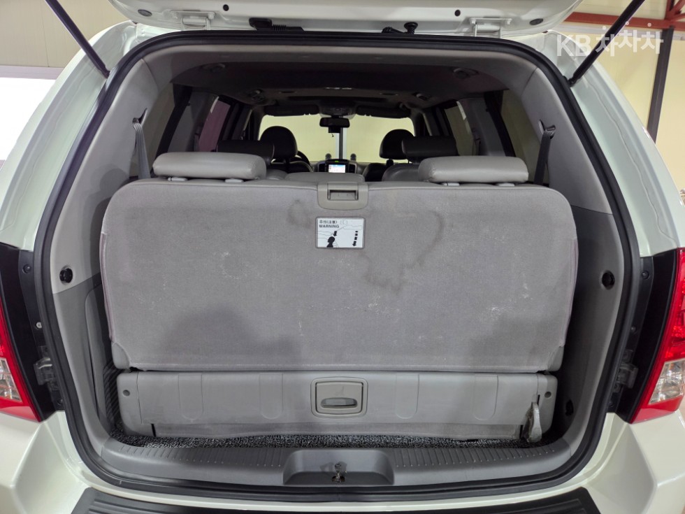 Kia Carnival — miniaturë 15