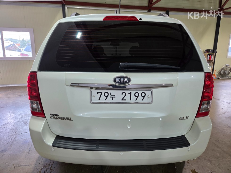 Kia Carnival — miniaturë 5
