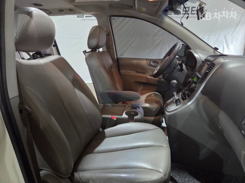 Kia Carnival — miniaturë 8