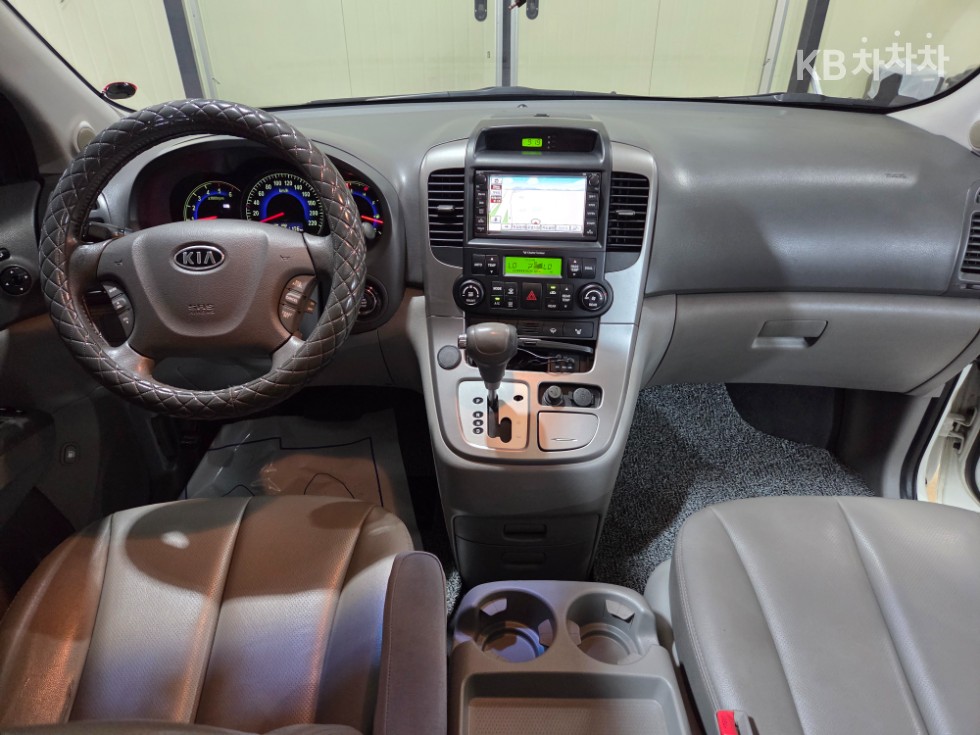 Kia Carnival — miniaturë 7