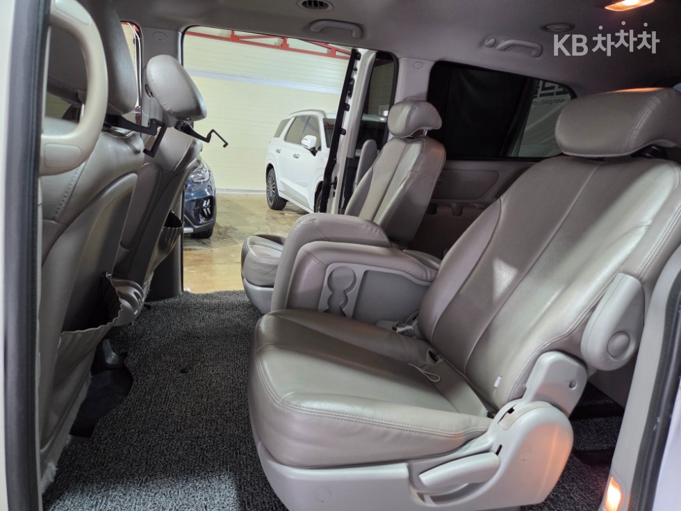 Kia Carnival — miniaturë 11