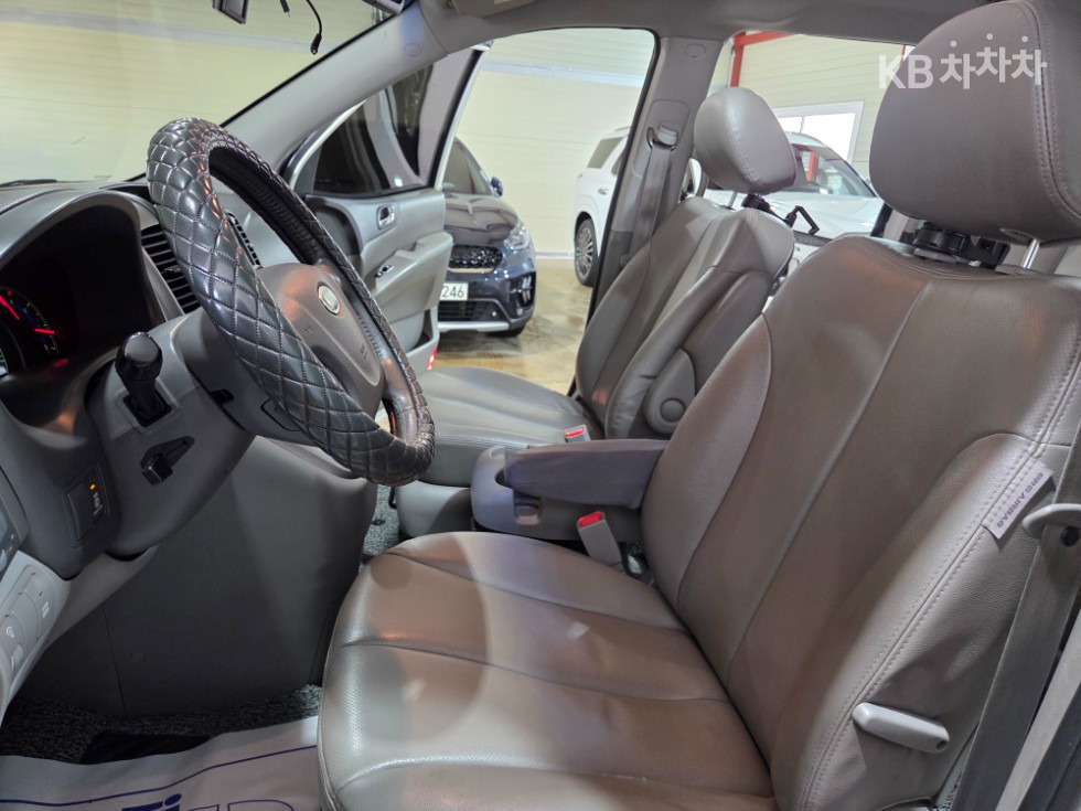 Kia Carnival — miniaturë 12