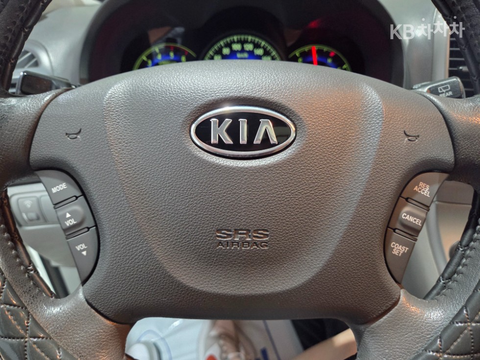 Kia Carnival — miniaturë 20