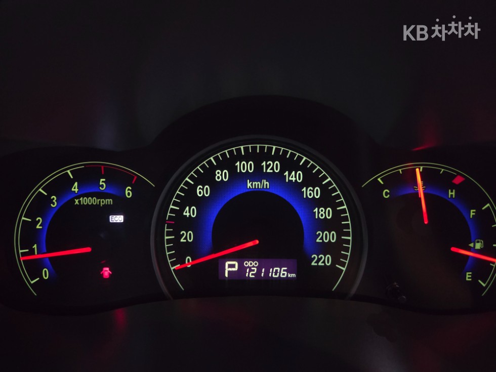 Kia Carnival — miniaturë 21