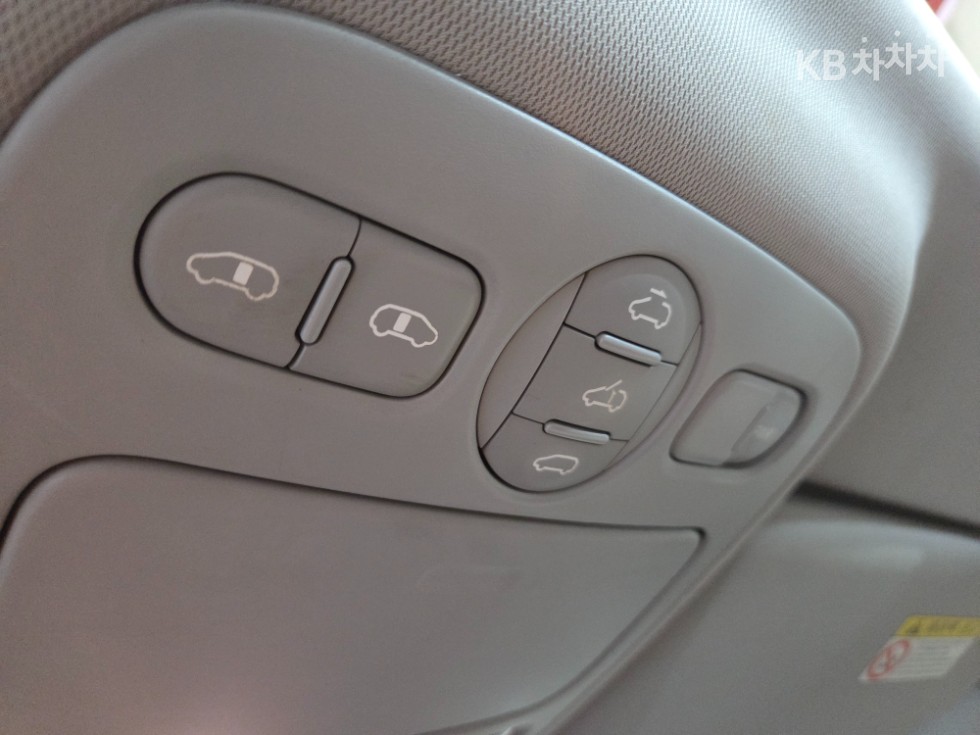 Kia Carnival — miniaturë 24