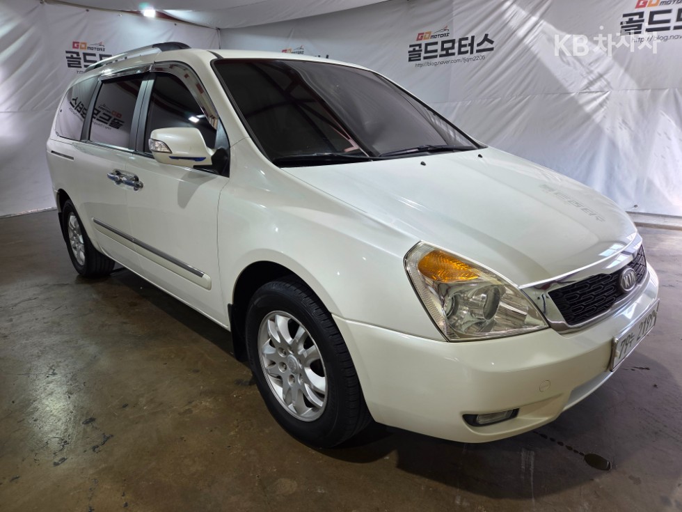Kia Carnival — miniaturë 2