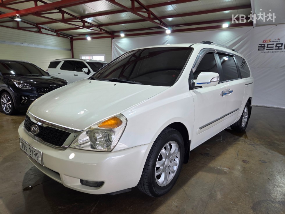 Kia Carnival — miniaturë 3