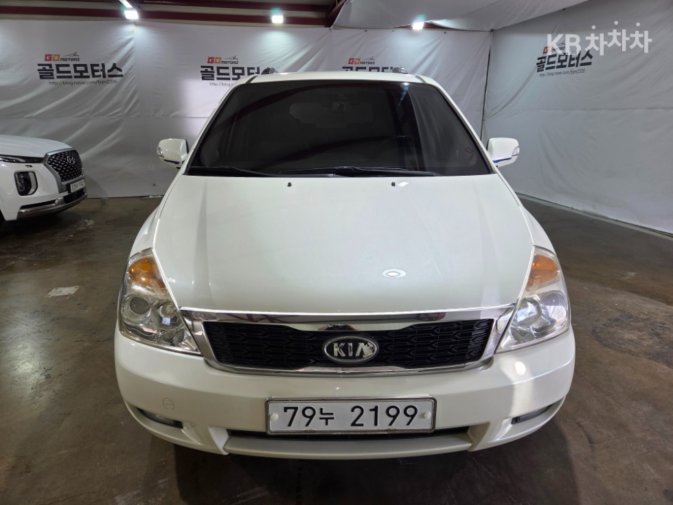 Kia Carnival — miniaturë 6