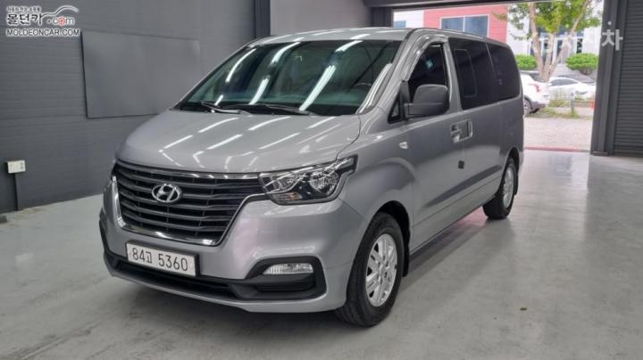 Hyundai Starex Van 5-Seater Modern — foto 1