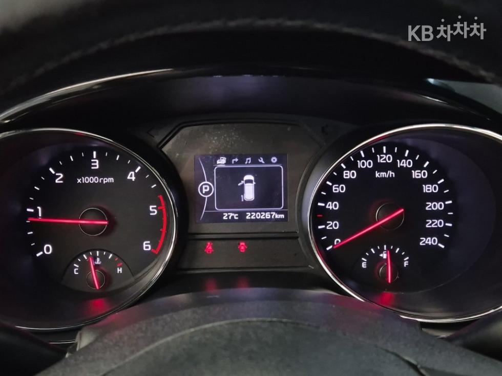 Kia Carnival — miniaturë 6