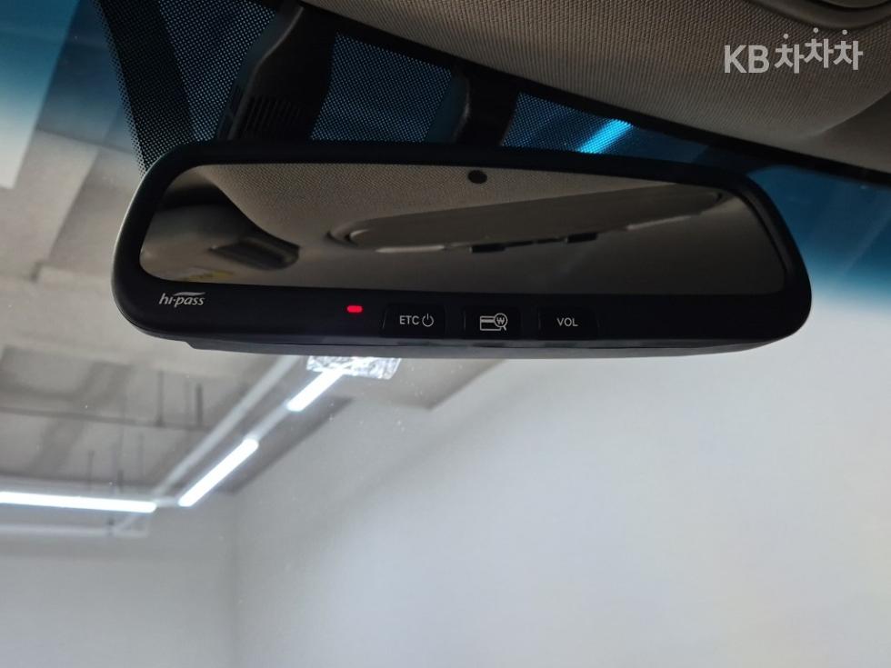 Kia Carnival — miniaturë 16