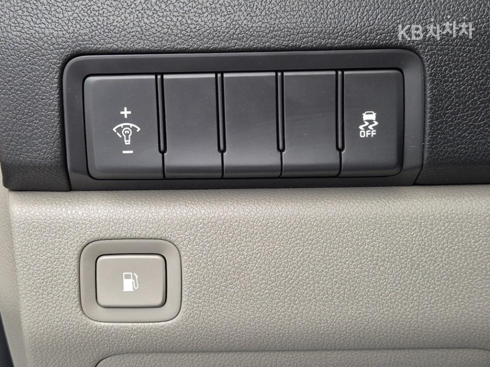 Kia Carnival — miniaturë 17