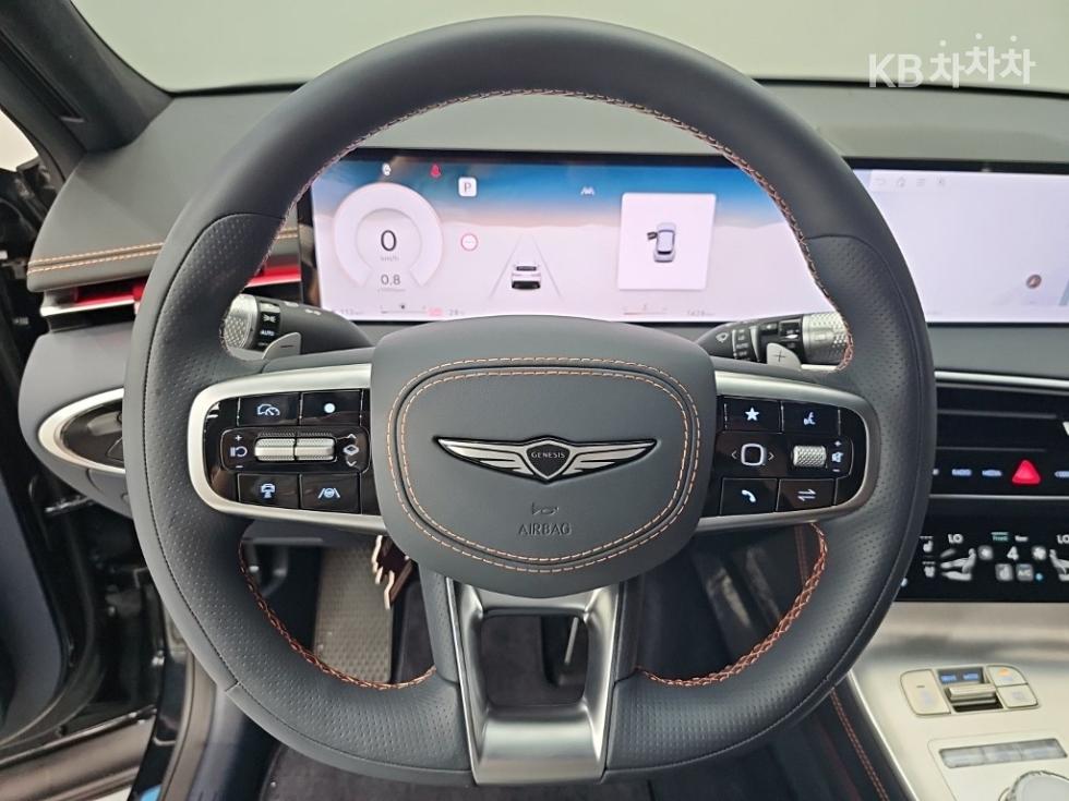 2024 Genesis GV70 photo