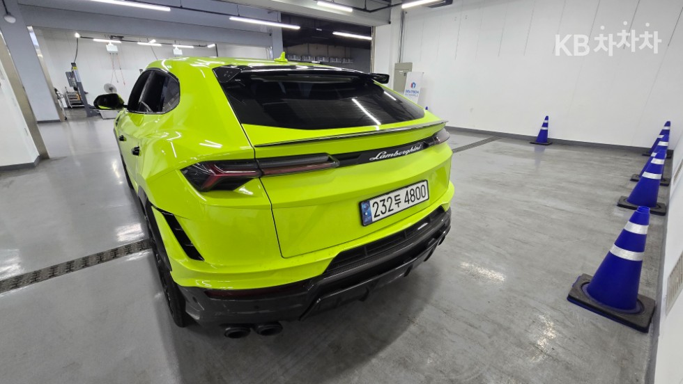 Lamborghini Urus — miniaturë 3
