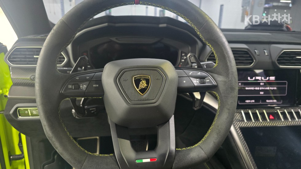 Lamborghini Urus — miniaturë 9