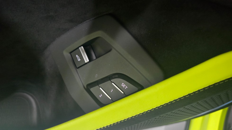 Lamborghini Urus — miniaturë 17