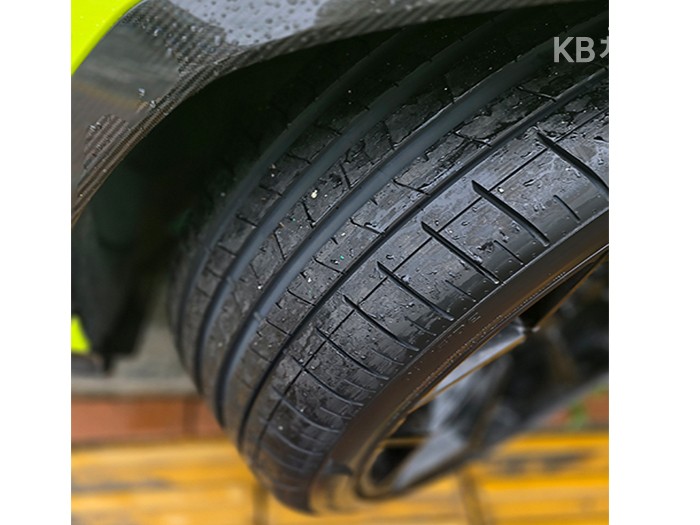 Lamborghini Urus — miniaturë 23