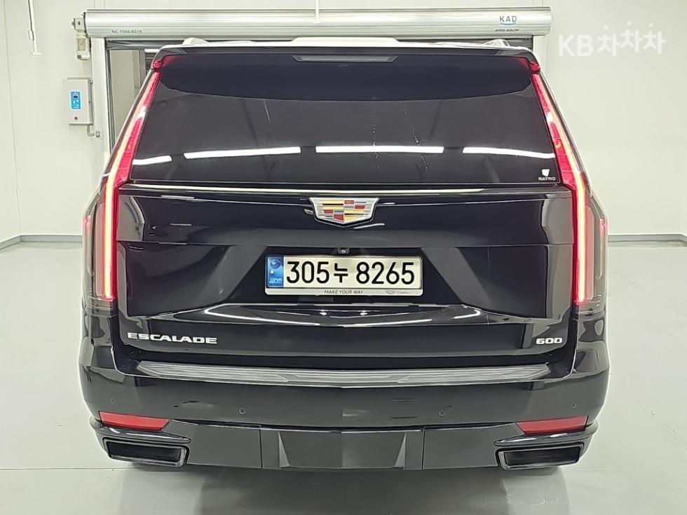 2021 Cadillac ESCALADE(5) photo