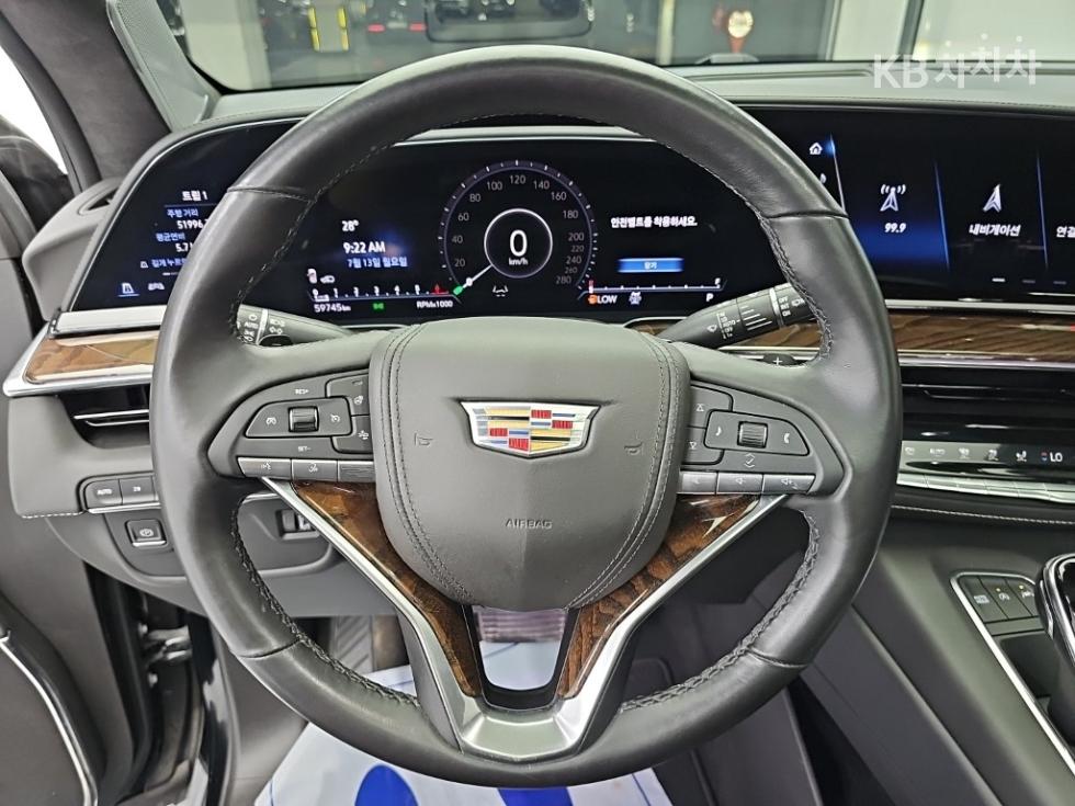 2021 Cadillac ESCALADE(5) photo