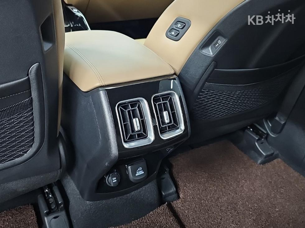 Kia Sorento — miniaturë 13