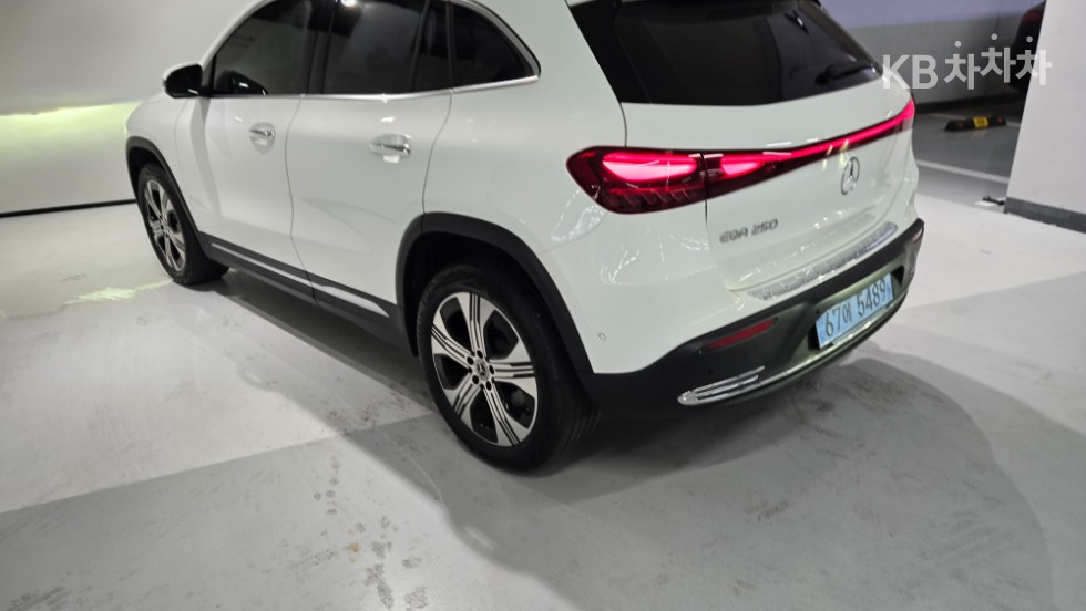Mercedes-Benz EQA — miniaturë 7