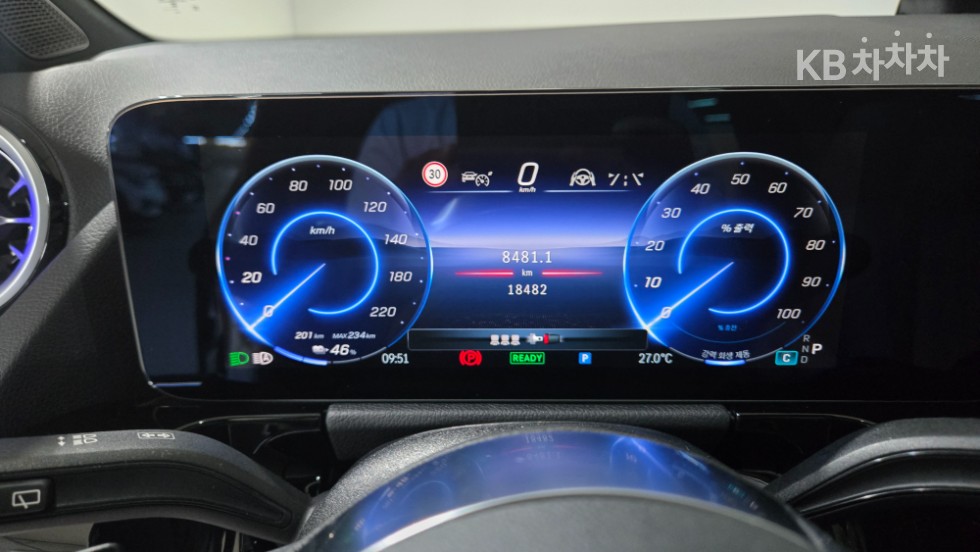 Mercedes-Benz EQA — miniaturë 5