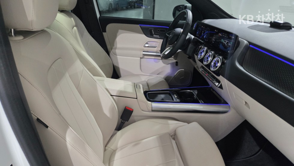 Mercedes-Benz EQA — miniaturë 18