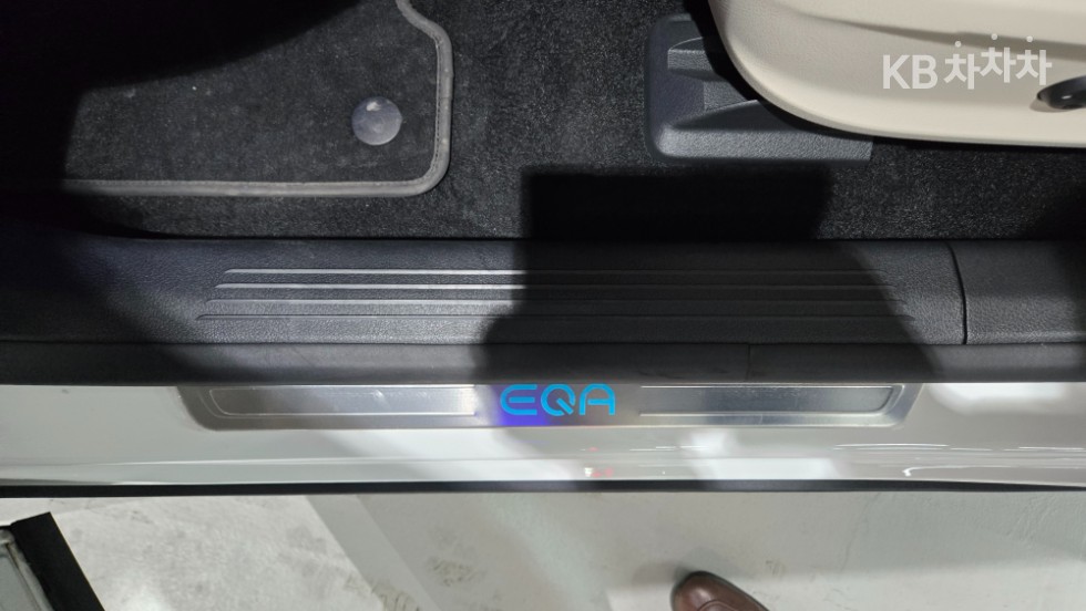 Mercedes-Benz EQA — miniaturë 24