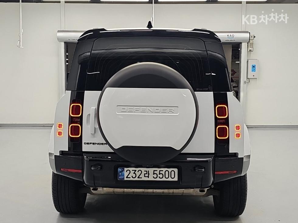 Land Rover Defender — miniaturë 3