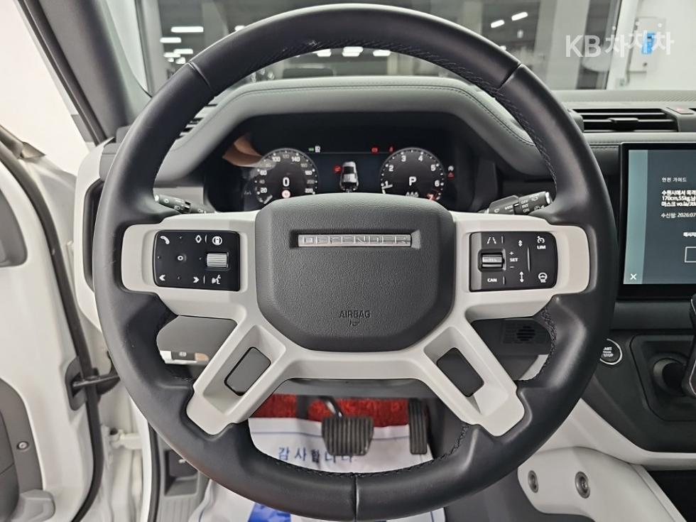 Land Rover Defender — miniaturë 9