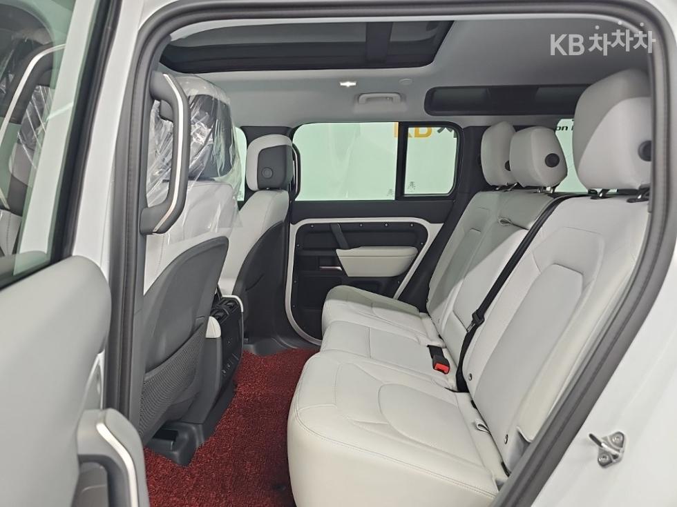Land Rover Defender — miniaturë 12