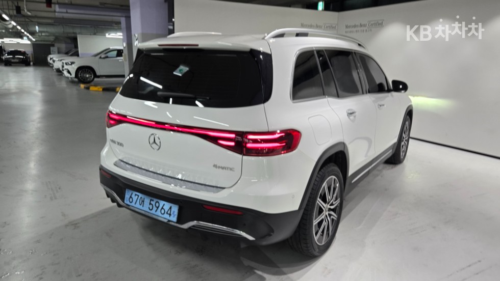 Mercedes-Benz EQB — miniaturë 4