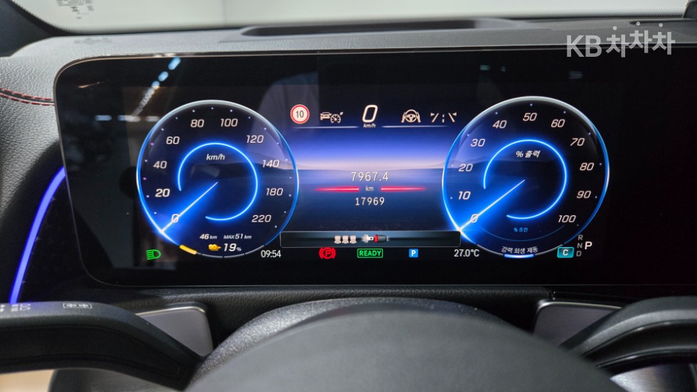 Mercedes-Benz EQB — miniaturë 5