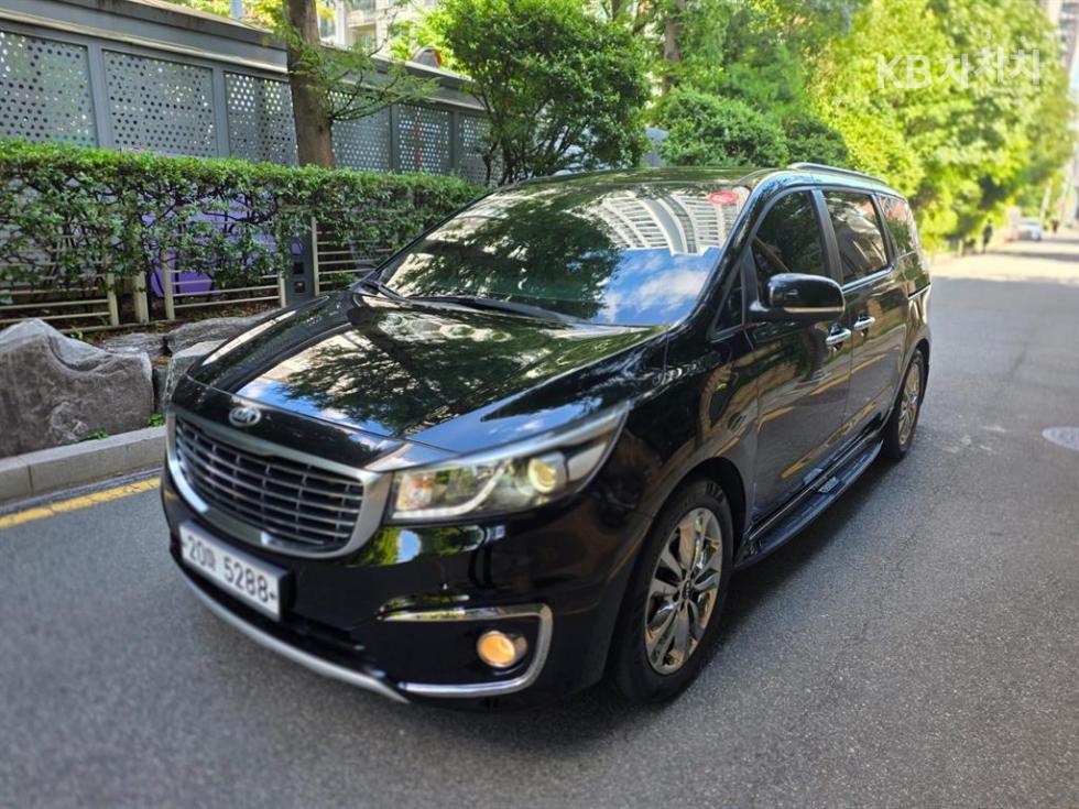 Kia Carnival — miniaturë 2