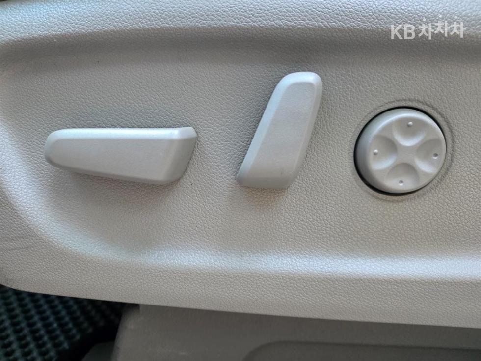 Kia Carnival — miniaturë 8