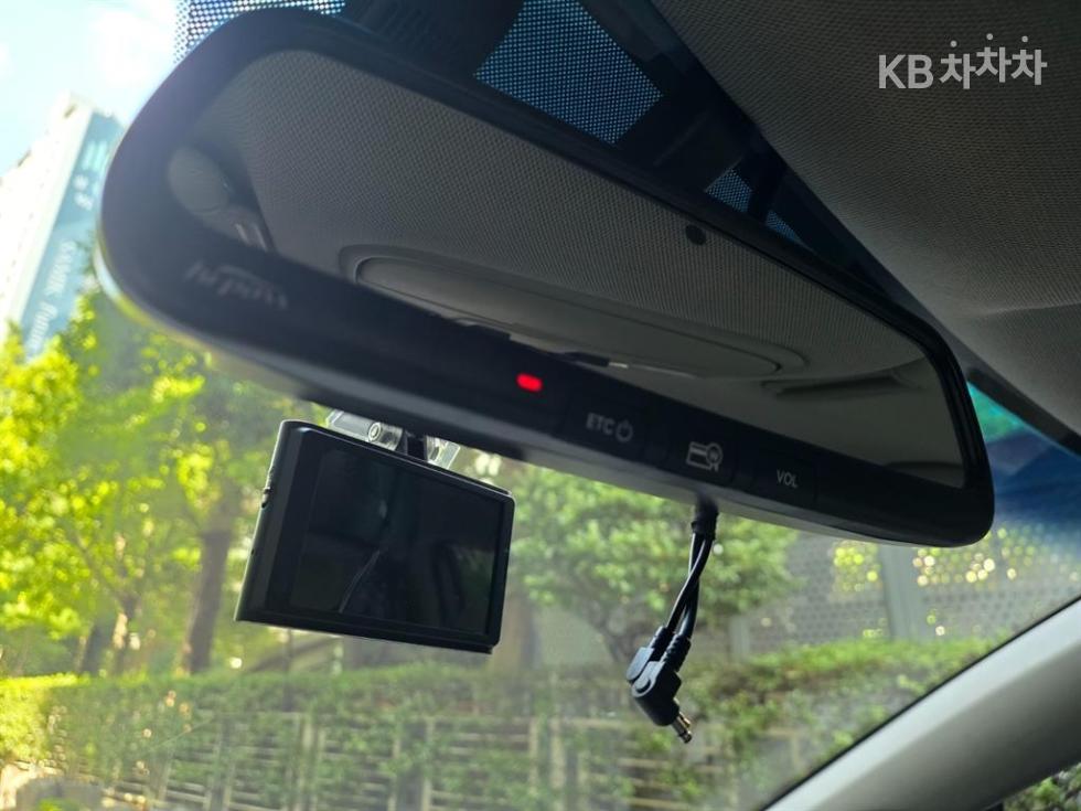 Kia Carnival — miniaturë 14