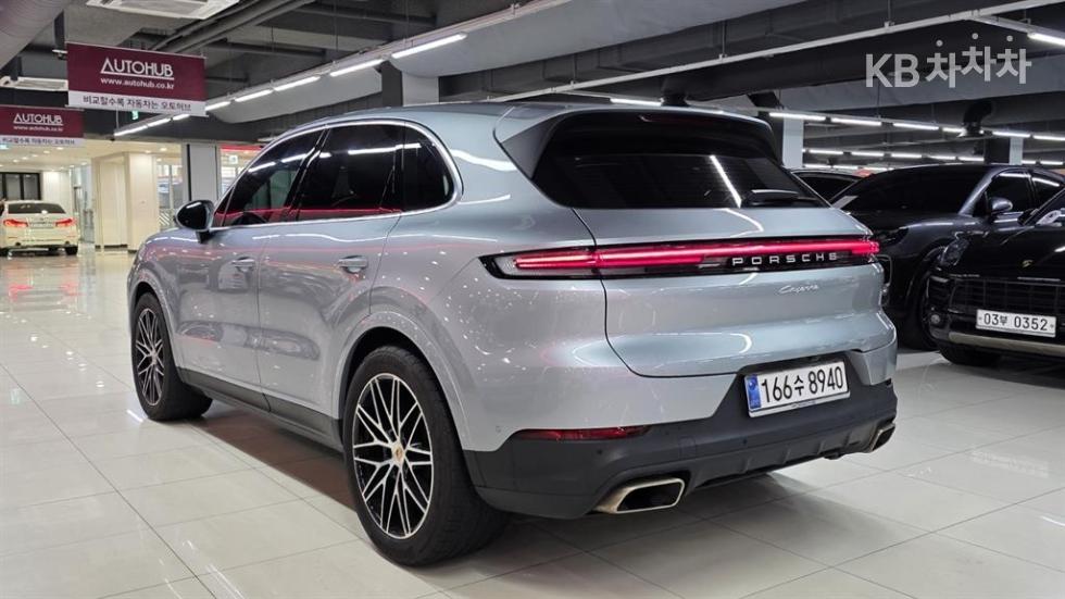 Porsche Cayenne — miniaturë 15