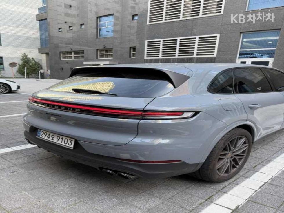 Porsche Cayenne — miniaturë 3