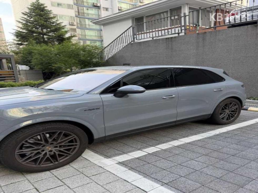 Porsche Cayenne — miniaturë 5