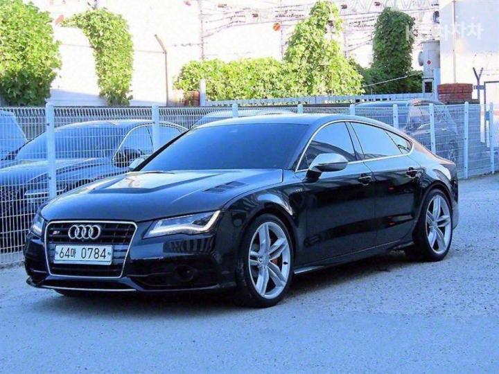 Audi S7 2013 photo 2