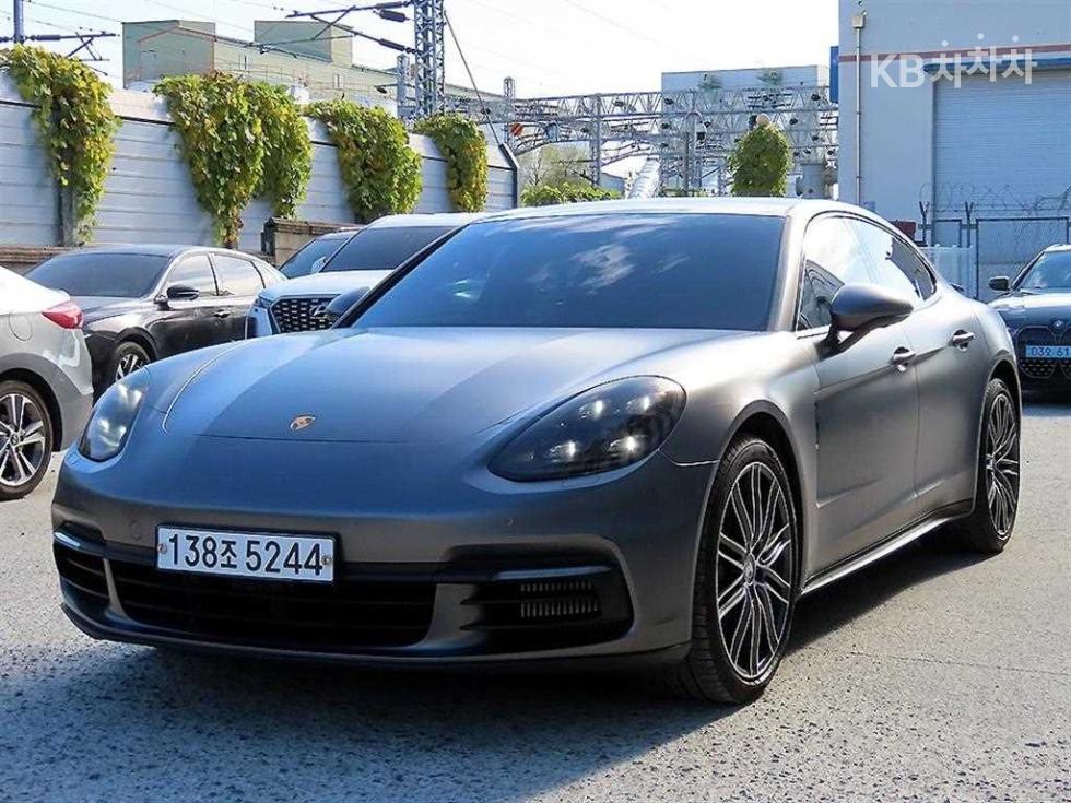 2018 Porsche (971) photo